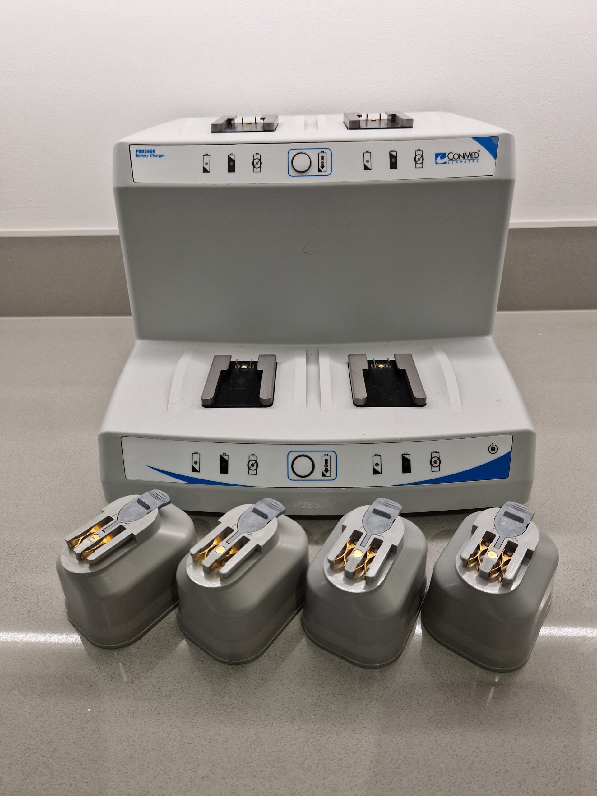 Conmed PRO6200 M-Power Multi Driver Handpiece, Battery, Charger, and Attachments - Image 2